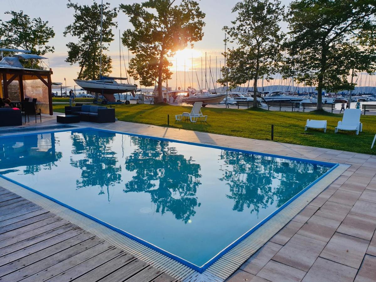 Butique Apartman Балатонлелле Экстерьер фото